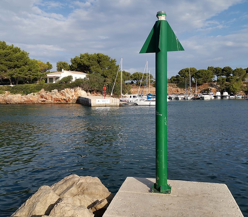 Menorca / Puerto de Ciutadella / Sa Trona Pier head light
Keywords: Mediterranean sea;Menorca;Spain