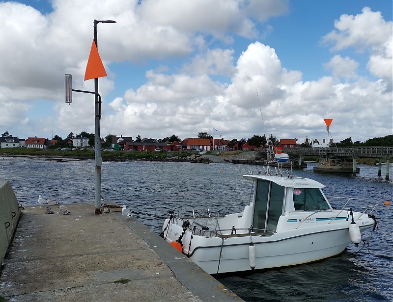 Bornholm / Snogebæk Havn / Ldg Lts Front
Keywords: Denmark;Bornholm;Baltic Sea