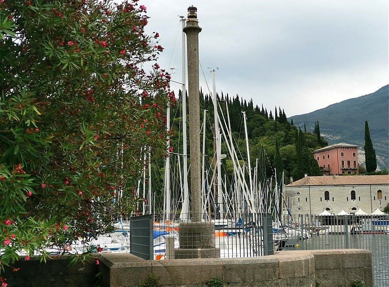 Riva del Garda / Porto San Nicolo / Marina North light
Keywords: Italy;Lake Garda;Trento