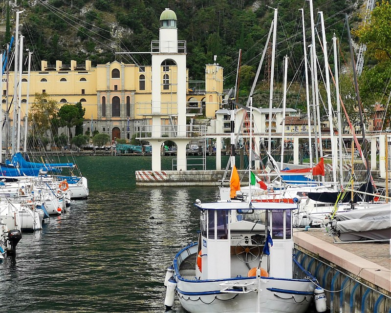 Riva del Garda lighthouse
Keywords: Italy;Lake Garda;Trento