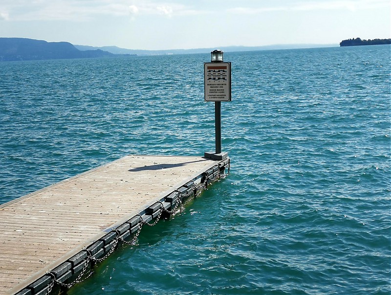 Gardone Riviera / Porto East light
Keywords: Italy;Lake Garda;Lombardy
