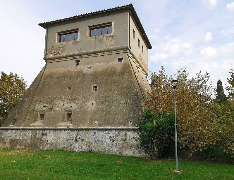 Torre del Faro di Vada
Keywords: Italy;Mediterranean sea;Tuscany