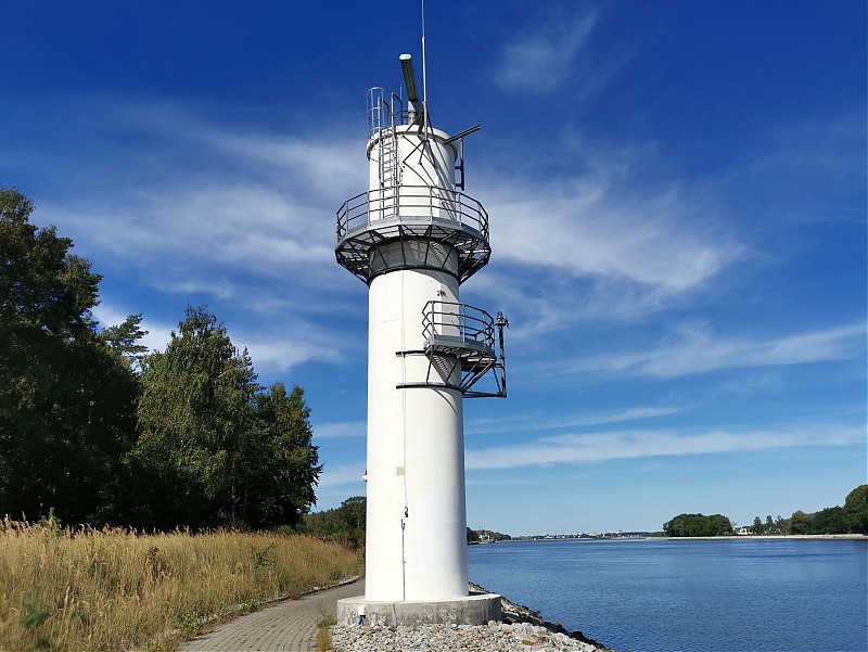 Kanal Piastowski / Karsibór W side light
Keywords: Poland;Baltic Sea;Swinoujscie