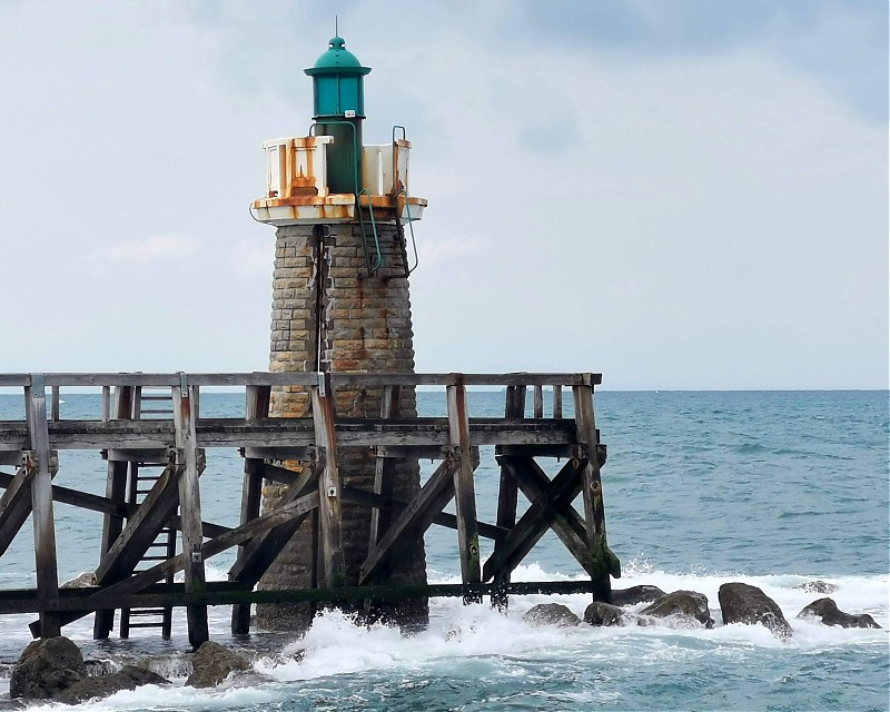 Capbreton / Estacade Sud  lighthouse
Keywords: France;Aquitaine;Bay of Biscay
