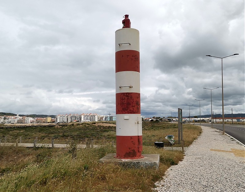 São Martinho do Porto / Ldg Lts Front
Keywords: Portugal;Atlantic ocean