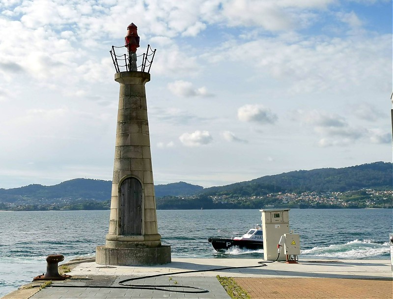 Vigo / Muelle de Transatlánticos / W End light
Keywords: Spain;Atlantic ocean;Galicia;Vigo