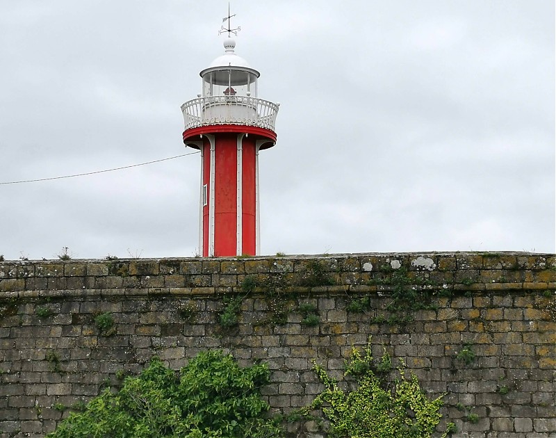 Viana do Castelo / Ldg Lts Front / Castelo de Santiago WSW battery
Keywords: Portugal;Atlantic ocean;Viana do Castelo