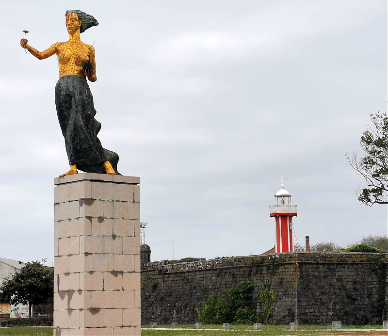 Viana do Castelo / Ldg Lts Front / Castelo de Santiago WSW battery
Keywords: Portugal;Atlantic ocean;Viana do Castelo