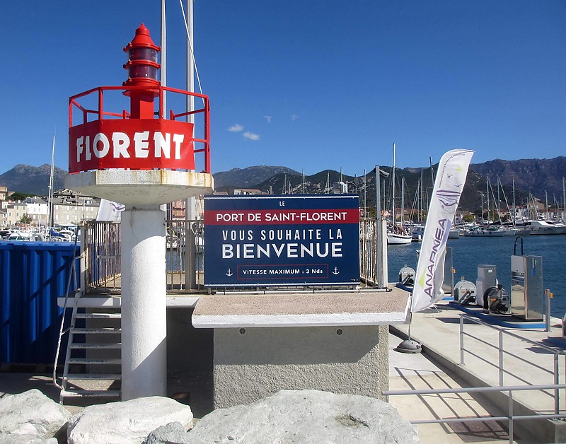 Port de Saint Florent / N Jetty Head light
Keywords: France;Corsica;Mediterranean sea