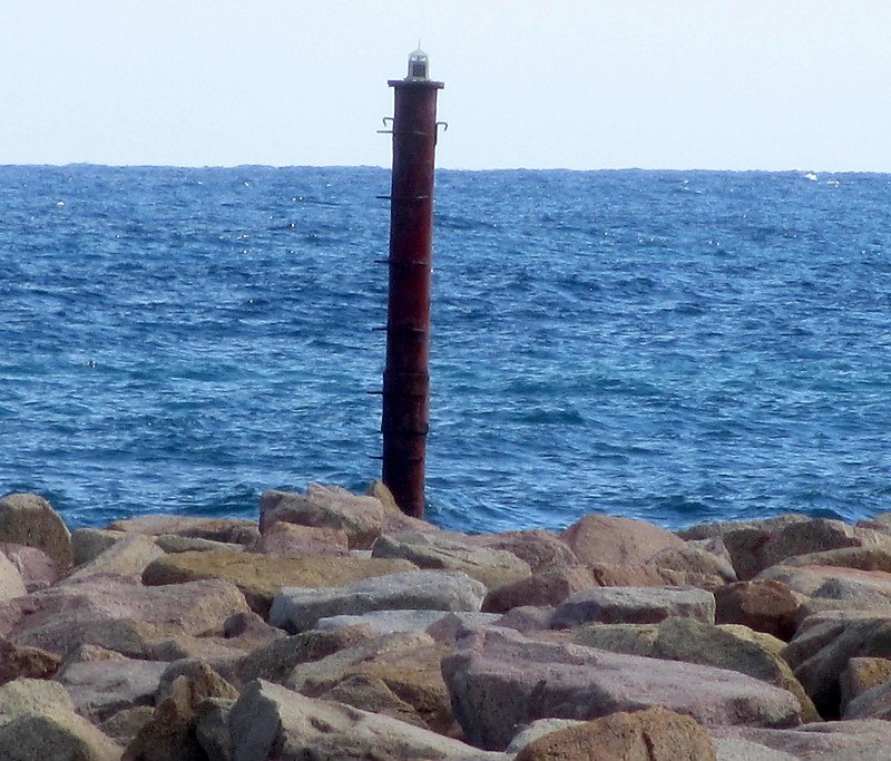 Corsica / Solenzara / Approach W Side
Keywords: France;Corsica;Solenzara;Mediterranean sea