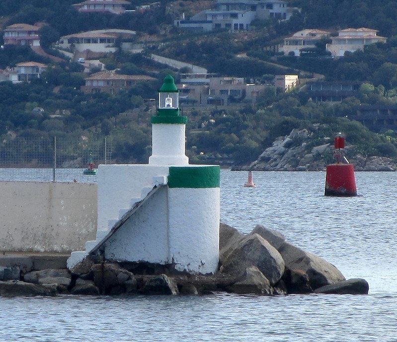 Corsica / Porto Vecchio /  Marina NE Breakwater Head light
in the back: E0870.3  Écueil de la Cioccia
Elev 2, Flashing 2s red
Keywords: Porto Vecchio;Corsica;France;Mediterranean sea