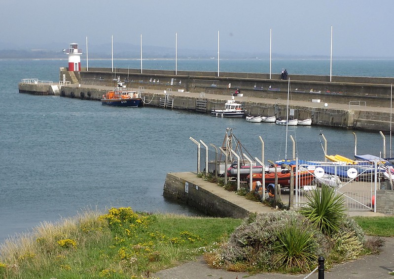 Wicklow East Pier Lighthouse
Keywords: Ireland;Wicklow;Irish sea