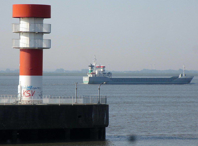 Brunsb�?ttel / New Outer Harbour / Mole 4 Head lighthouse
Keywords: Kiel Canal;Germany;Brunsbuttel;Schleswig-Holstein