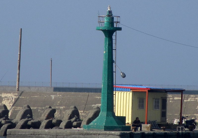 Yung-An Port / Terminal Fish Harbour / Inner Breakwater Light
Keywords: Taiwan;Taiwan Strait;Yung-An