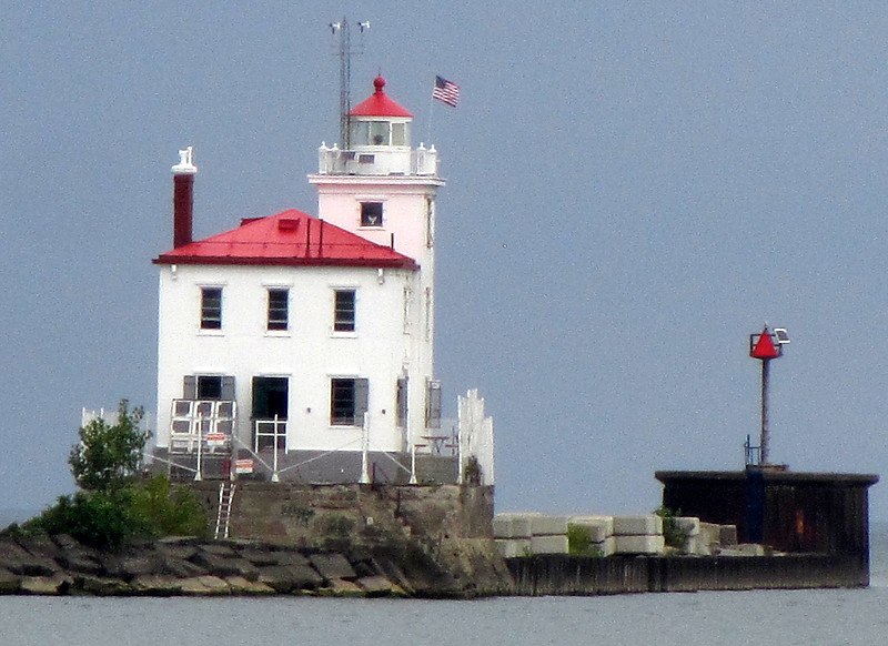 Ohio / Lake Erie / Fairport Harbor West Breakwater lighthouse and Extension Light
Keywords: Ohio;Lake Erie;United States