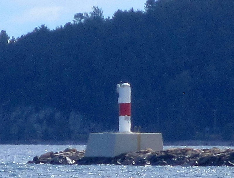 Michigan / Marquette Breakwater Outer light
Horn(1)15.00s. Operates by keying the mike 5 times on VHF-FM Ch. 79. Tower. Visually conspicuous.
Keywords: Michigan;Lake Superior;United States;Marquette