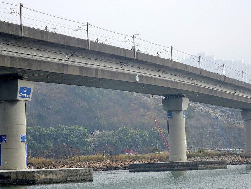 Hong Kong / Rambler Channel / Tsing Lai Bridge E passage Center light
Keywords: China;Hong Kong;South China Sea