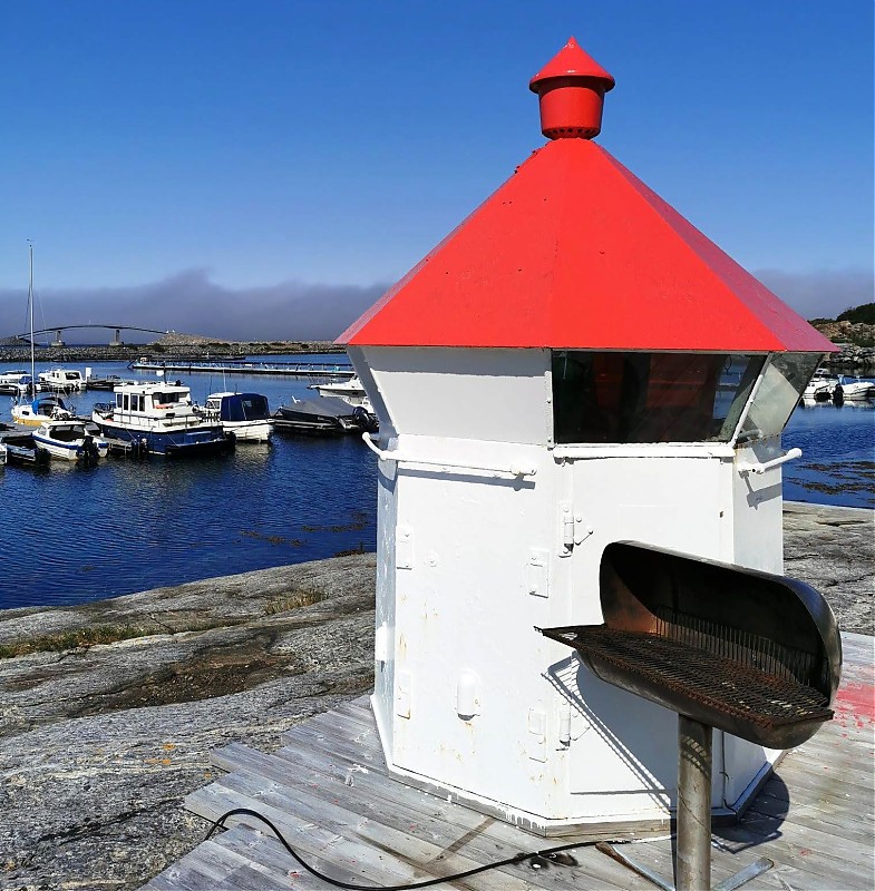 Stokkøy lighthouse
photo: Adrian Koehler
Keywords: Norway;Norwegian sea;Stokkoya