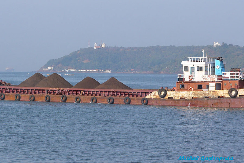 Fort Aquada Rear and Front Lighthouses near Panaji
December 2006
Keywords: Goa;India;Indian ocean;Panaji