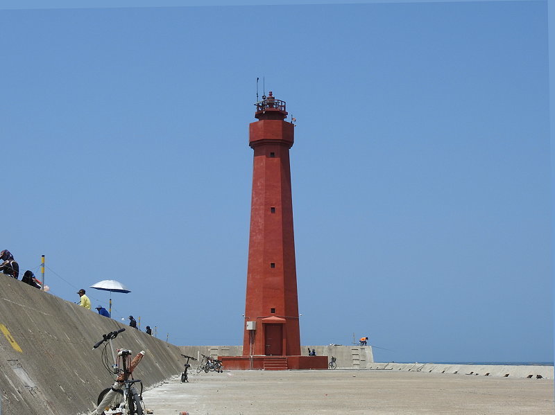 An-ping New Harbour, S Outer Breakwater Entrance light
Bergwind, this area open for rod fishing, next time, I show you the way to P4629.23
can be reach by bicycle,
Keywords: Taiwan;Taiwan strait;Anping