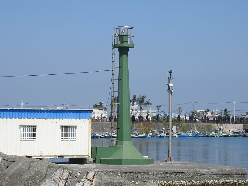 Yung-An fishing Port / N Breakwater Light
The Taiwan Navy forgot the number,
Now they supplementary number as TW-31217,
Keywords: Taiwan;Taiwan Strait;Yung-An
