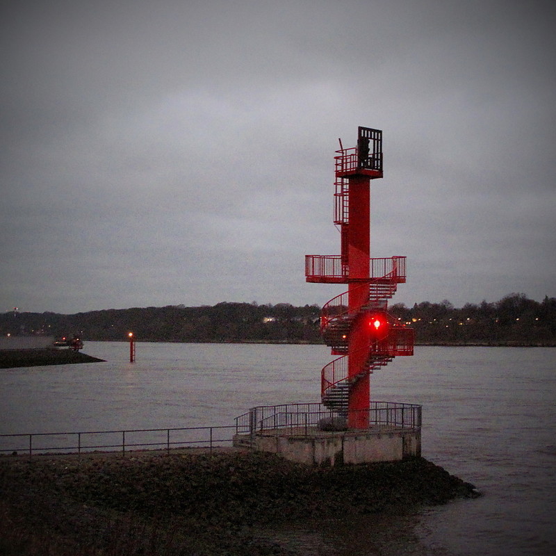 Elbe / Hamburg / Finkenwerder Front light
Keywords: Hamburg;Finkenwerder;Elbe;Germany