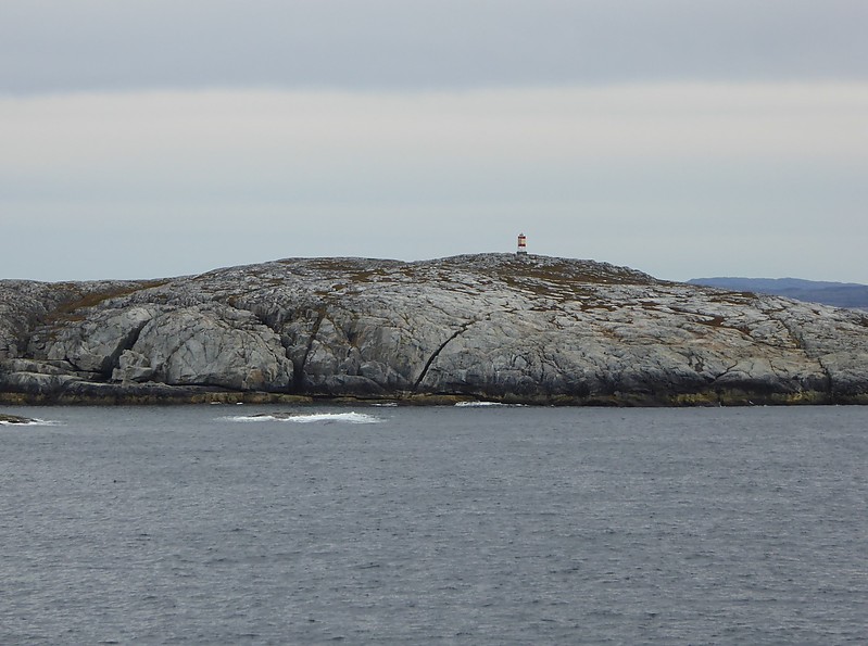 Labrador / Annaltalik Island light
Keywords: Atlantic ocean;Labrador Sea;Labrador;Hopedale;Canada