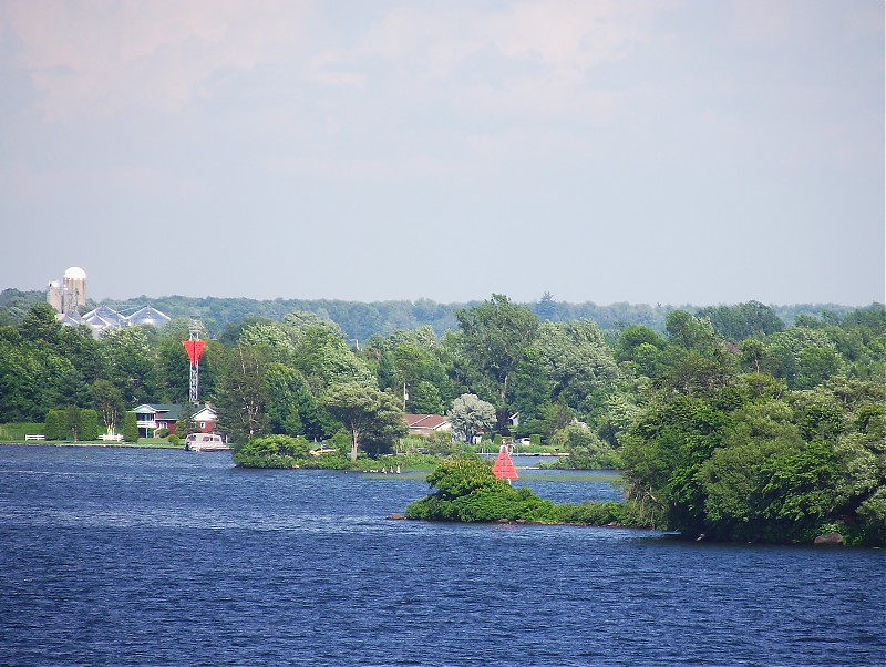 Quebec / Lake St Francis / Pointe Dupuis Ldg Lts Front and Rear
Posted on behalf of mitko 
Keywords: Canada;Saint Lawrence River;Ontario;Lake St Francis;Lac Saint-Francois