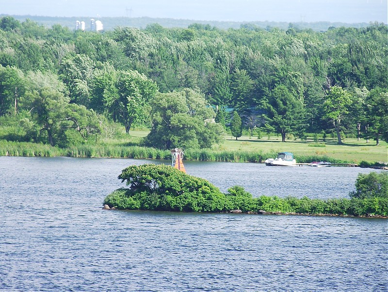 Quebec / Lake St Francis / Pointe Dupuis Ldg Lts Front
Posted on behalf of mitko 
Keywords: Canada;Saint Lawrence River;Ontario;Lake St Francis;Lac Saint-Francois