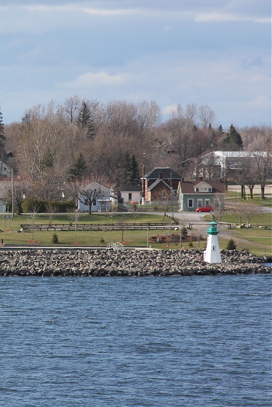 Ontario / Prescott Heritage Harbour light
Posted on behalf of mitko 
Keywords: Canada;Saint Lawrence River;Ontario