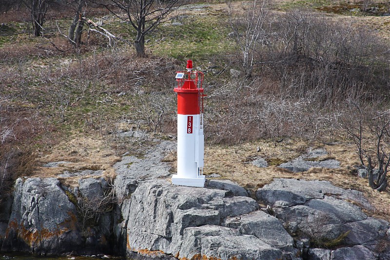 Ontario / Skelton Island S Side light No 138
Posted on behalf of mitko 
Keywords: Canada;Saint Lawrence River;Ontario;Brockville