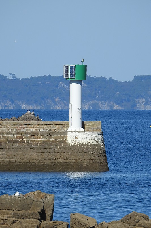 Brittany / Port de Douarnenez / Tréboul E of Pointe Biron Head light
Keywords: Bay of Biscay;Baie de Douarnenez;France;Brittany;Douarnenez