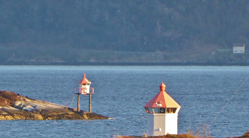 Nordfjord / Risøy light
Keywords: Norway;Nordfjord;Djupsundet;Risoy island;Maloy