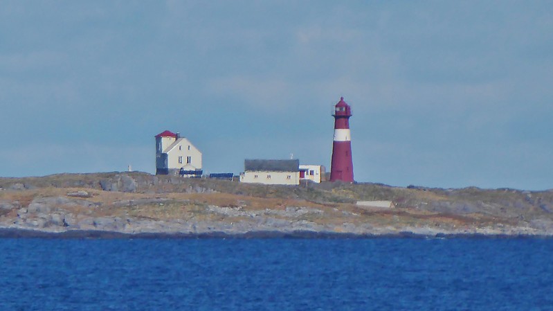 Rundesund / Grasøyane lighthouse
Keywords: Norway;Norwegian sea;Rundesund;Storfjord