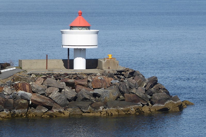 Sandnessjøen fyr
Keywords: Norwegian sea;Norway;Helgeland;Alstfjord