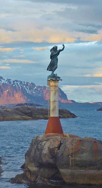 Svolvær / Fiskerkona light; Vestre Vabeinan fyr
Keywords: Norway;Norwegian sea;Vestfjord;Inner Lofoten;Svolvaer