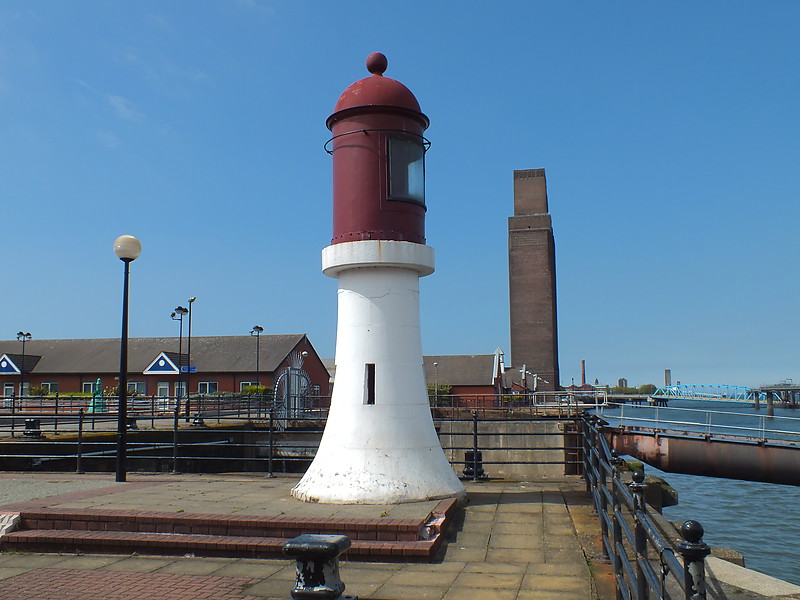 Birkenhead / Woodside Ferry lighthouse
Keywords: Liverpool Bay;Mersey;United Kingdom;England;Birkenhead