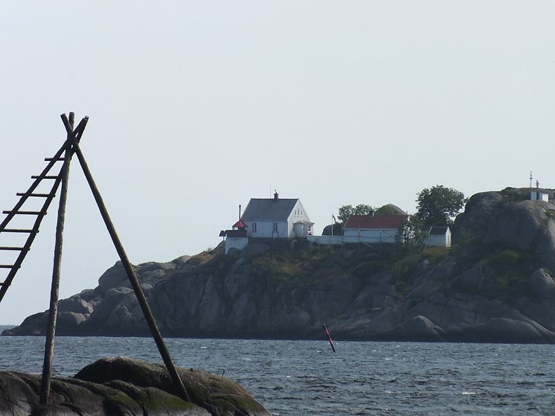 Hatholmen lighthouse
Keywords: Mannefjord;Vest-Agder;Norway;North Sea