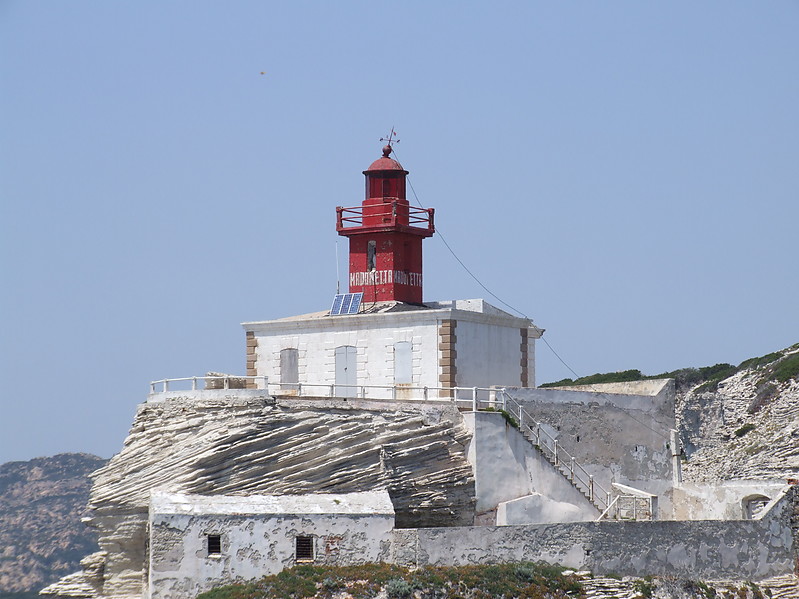 Phare de la Madonetta 
Keywords: Bonifacio;Corsica;France;Mediterranean sea