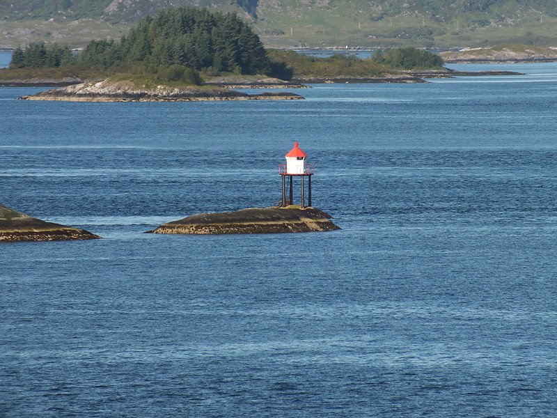 Grasskjaer lighthouse
Keywords: Floro;Norway;Norwegian Sea