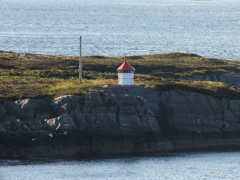Arebrot light
Keywords: Naeroysund;Norway;Norwegian Sea