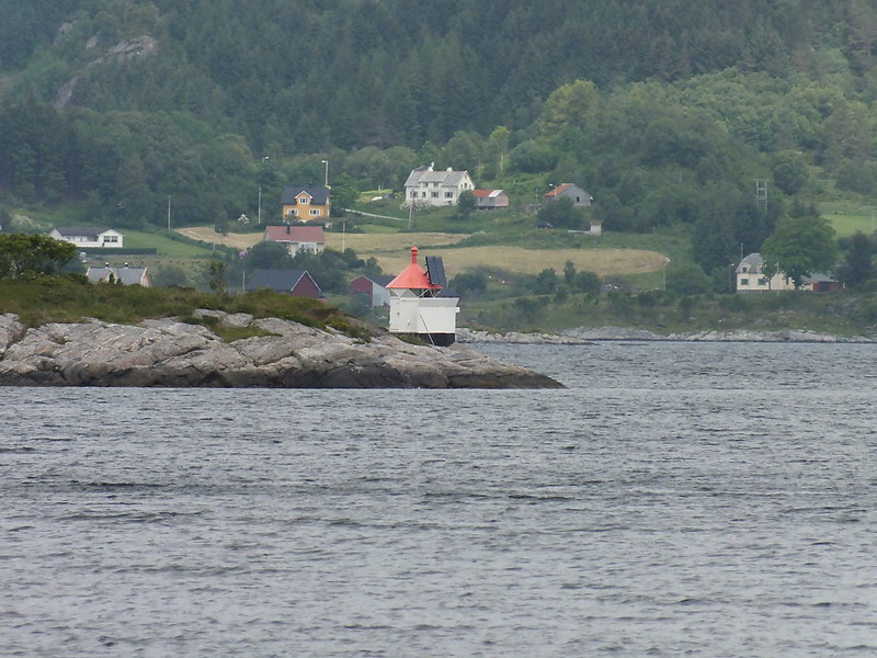 Dimna sørpynt light
Keywords: Dimnasundsleia;Norway;Norwegian Sea