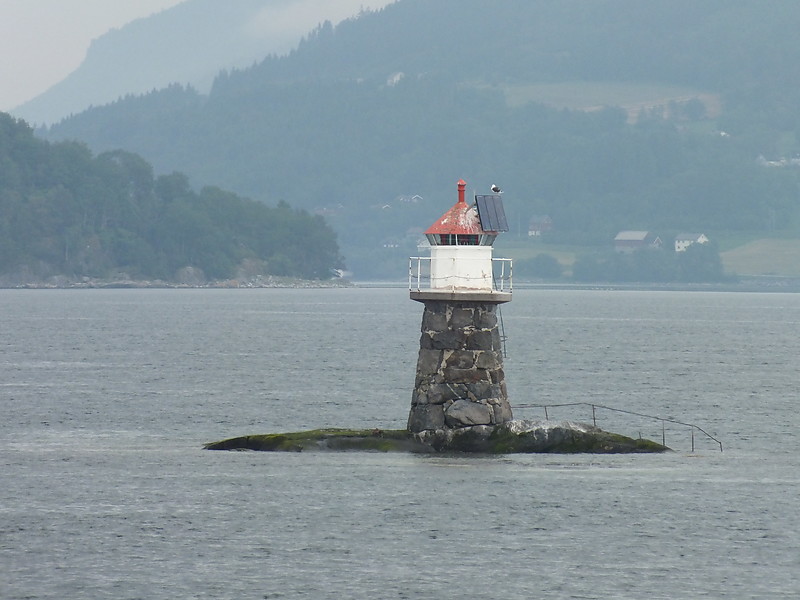 Herjeskjaeret lighthouse
Keywords: Langfjord;Norway;Norwegian sea