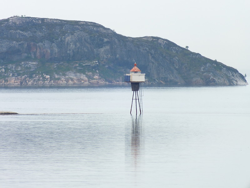 Araneset light 
Keywords: Nordmorsfjord;Trondelag;Norway;Norwegian sea;Offshore