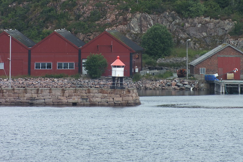 Rodbergsneset light
Keywords: Trondheimsfjord;Trondelag;Norway;Norwegian sea