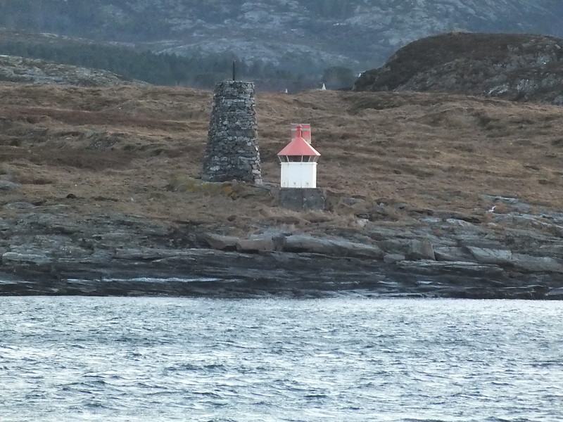 Kvaloya light
Keywords: Valsoyrasa;Norway;Norwegian sea