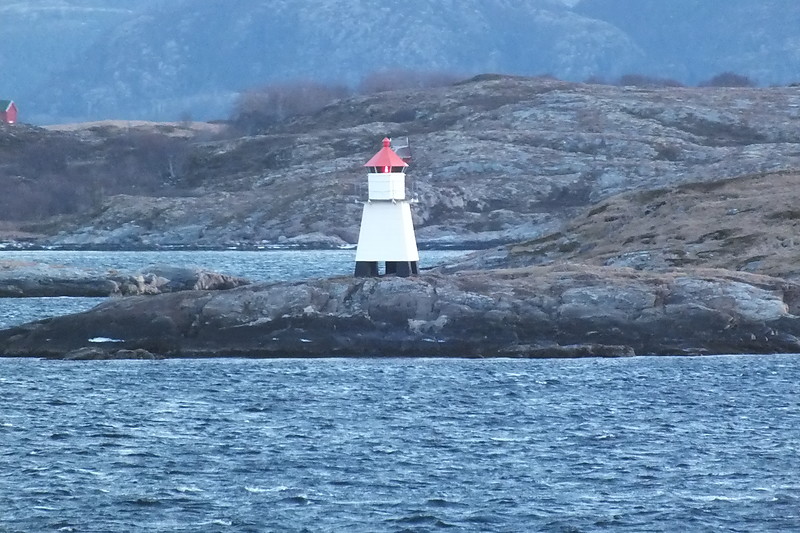 Treholmen lighthouse
Keywords: Asenoya;Norway;North Sea;Norwegian sea