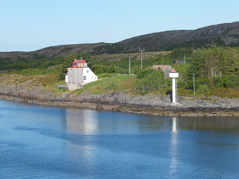 Naeroysund old and new lighthouse
Keywords: Naeroysund;Norway;Norwegian sea
