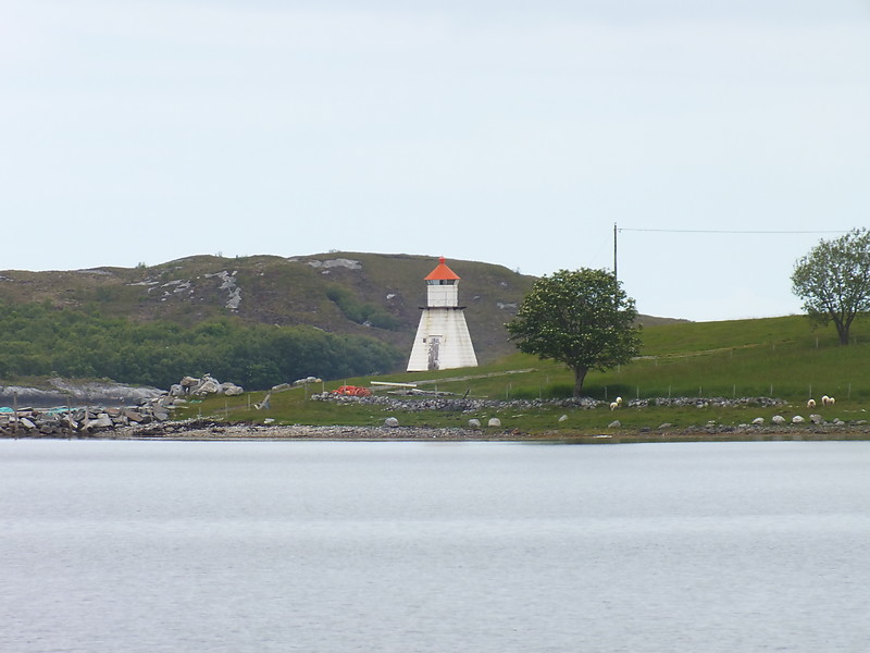 Somnes lighthouse
Keywords: Torgfjord;Helgeland;Norway;Norwegian Sea