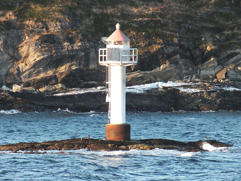 Rosoygalten lighthouse
Keywords: Tjottafjord;Helgeland;Norway;Norwegian Sea